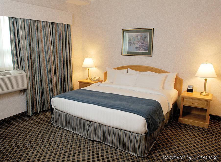 Best Western Plus Carlton Plaza Hotel Victoria Room photo